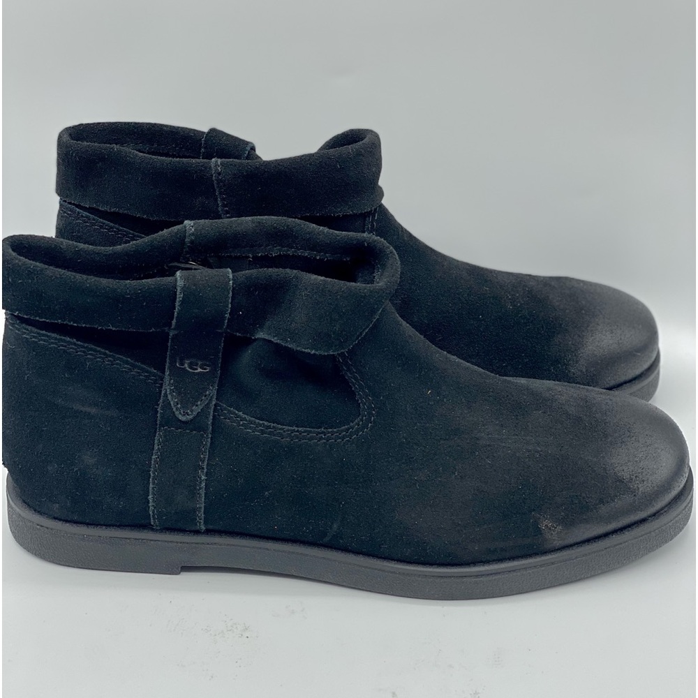 UGG Women's Josefene Cuff Boot
Black Suede Zip Pull‎ On Bootie